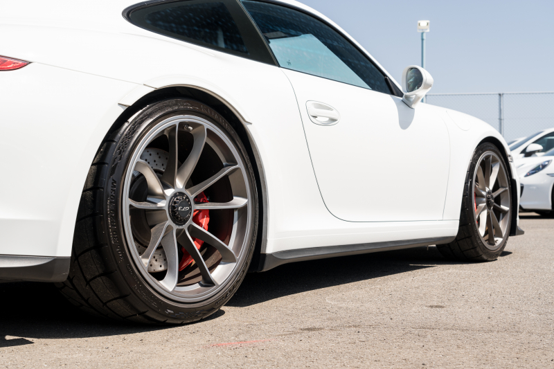 ポルシェ 911(Type991.1) GT3 ｽﾎﾟｰﾂｸﾛﾉPKG　ﾌﾞﾗｯｸﾊｰﾌﾚｻﾞｰｼｰﾄ ﾅﾋﾞTV Bｶﾒﾗ ﾌﾛﾝﾄﾘﾌﾄｼｽﾃﾑ ｽﾎﾟｰﾂｴｸﾞｿﾞｰｽﾄ PASM PDLS ｽﾎﾟｽﾃ SﾃﾞｻﾞｲﾝDﾐﾗｰ TPM ｵｰﾄA/C GT3専用20ｲﾝﾁAW　2年保証