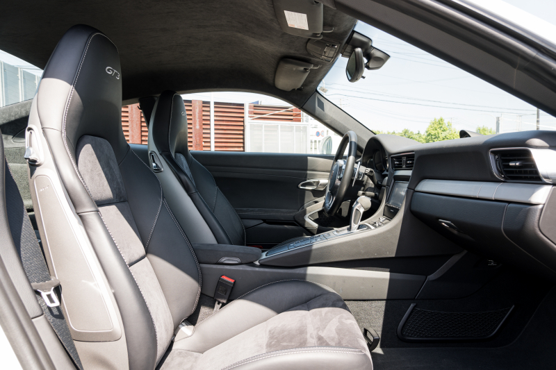 ポルシェ 911(Type991.1) GT3 ｽﾎﾟｰﾂｸﾛﾉPKG　ﾌﾞﾗｯｸﾊｰﾌﾚｻﾞｰｼｰﾄ ﾅﾋﾞTV Bｶﾒﾗ ﾌﾛﾝﾄﾘﾌﾄｼｽﾃﾑ ｽﾎﾟｰﾂｴｸﾞｿﾞｰｽﾄ PASM PDLS ｽﾎﾟｽﾃ SﾃﾞｻﾞｲﾝDﾐﾗｰ TPM ｵｰﾄA/C GT3専用20ｲﾝﾁAW　2年保証