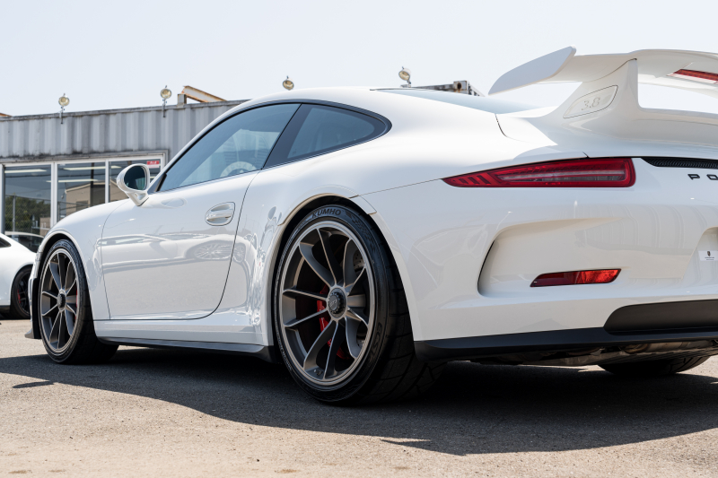 ポルシェ 911(Type991.1) GT3 ｽﾎﾟｰﾂｸﾛﾉPKG　ﾌﾞﾗｯｸﾊｰﾌﾚｻﾞｰｼｰﾄ ﾅﾋﾞTV Bｶﾒﾗ ﾌﾛﾝﾄﾘﾌﾄｼｽﾃﾑ ｽﾎﾟｰﾂｴｸﾞｿﾞｰｽﾄ PASM PDLS ｽﾎﾟｽﾃ SﾃﾞｻﾞｲﾝDﾐﾗｰ TPM ｵｰﾄA/C GT3専用20ｲﾝﾁAW　2年保証