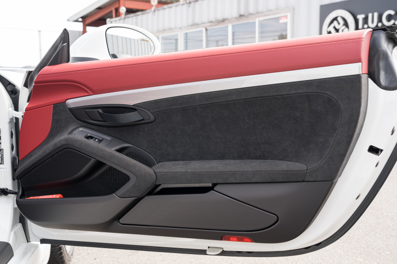 ポルシェ 718スパイダー ｽﾊﾟｲﾀﾞｰｸﾗｼｯｸｲﾝﾃﾘｱ ｽﾎﾟｰﾂｸﾛﾉPKG　ｽﾎﾟｰﾂｼｰﾄ･ﾌﾟﾗｽ ﾌﾞﾗｯｸｿﾌﾄﾄｯﾌﾟ PCMﾅﾋﾞ ｽﾎﾟｰﾂｴｸﾞｿﾞｰｽﾄ PASM ｱﾙｶﾝﾀｰﾗGTｽﾎﾟｽﾃ 718ｽﾊﾟｲﾀﾞｰ20ｲﾝﾁAW　2年保証