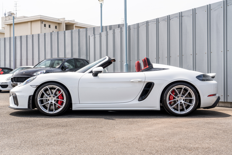ポルシェ 718スパイダー ｽﾊﾟｲﾀﾞｰｸﾗｼｯｸｲﾝﾃﾘｱ ｽﾎﾟｰﾂｸﾛﾉPKG　ｽﾎﾟｰﾂｼｰﾄ･ﾌﾟﾗｽ ﾌﾞﾗｯｸｿﾌﾄﾄｯﾌﾟ PCMﾅﾋﾞ ｽﾎﾟｰﾂｴｸﾞｿﾞｰｽﾄ PASM ｱﾙｶﾝﾀｰﾗGTｽﾎﾟｽﾃ 718ｽﾊﾟｲﾀﾞｰ20ｲﾝﾁAW　2年保証