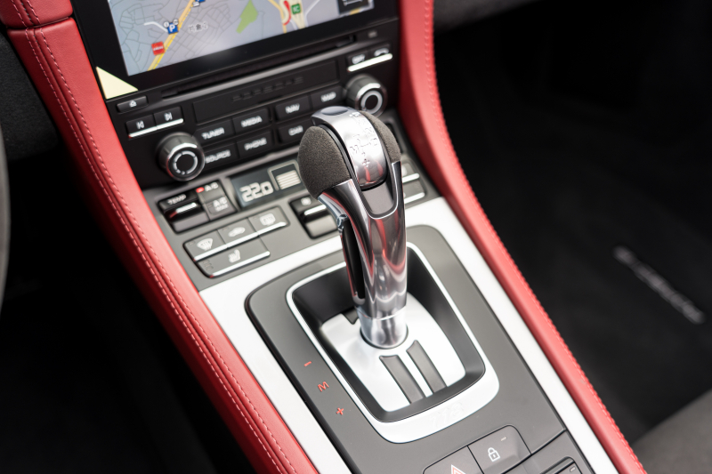 ポルシェ 718スパイダー ｽﾊﾟｲﾀﾞｰｸﾗｼｯｸｲﾝﾃﾘｱ ｽﾎﾟｰﾂｸﾛﾉPKG　ｽﾎﾟｰﾂｼｰﾄ･ﾌﾟﾗｽ ﾌﾞﾗｯｸｿﾌﾄﾄｯﾌﾟ PCMﾅﾋﾞ ｽﾎﾟｰﾂｴｸﾞｿﾞｰｽﾄ PASM ｱﾙｶﾝﾀｰﾗGTｽﾎﾟｽﾃ 718ｽﾊﾟｲﾀﾞｰ20ｲﾝﾁAW　2年保証