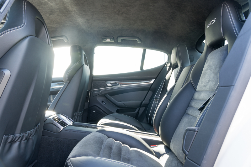 ポルシェ パナメーラ GTS ｽﾎﾟｰﾂｸﾛﾉPKG　後期 ﾌﾞﾗｯｸﾊｰﾌﾚｻﾞｰ ﾅﾋﾞTV ｽﾎﾟｰﾂｴｸﾞｿﾞｰｽﾄ ｽﾎﾟｰﾂﾃﾞｻﾞｲﾝｽﾃｱ PDLSﾌﾟﾗｽ PASM/ｴｱｻｽ ｸﾙｺﾝ BOSE RSｽﾊﾟｲﾀﾞｰ20AW　2年保証