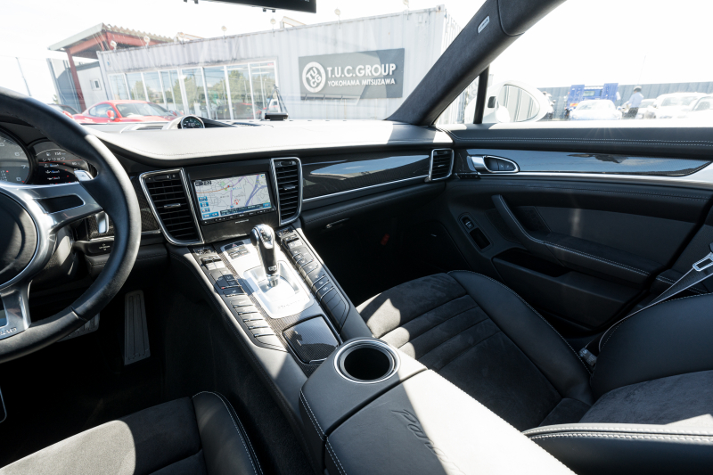 ポルシェ パナメーラ GTS ｽﾎﾟｰﾂｸﾛﾉPKG　後期 ﾌﾞﾗｯｸﾊｰﾌﾚｻﾞｰ ﾅﾋﾞTV ｽﾎﾟｰﾂｴｸﾞｿﾞｰｽﾄ ｽﾎﾟｰﾂﾃﾞｻﾞｲﾝｽﾃｱ PDLSﾌﾟﾗｽ PASM/ｴｱｻｽ ｸﾙｺﾝ BOSE RSｽﾊﾟｲﾀﾞｰ20AW　2年保証