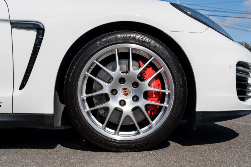 ポルシェ パナメーラ GTS ｽﾎﾟｰﾂｸﾛﾉPKG　後期 ﾌﾞﾗｯｸﾊｰﾌﾚｻﾞｰ ﾅﾋﾞTV ｽﾎﾟｰﾂｴｸﾞｿﾞｰｽﾄ ｽﾎﾟｰﾂﾃﾞｻﾞｲﾝｽﾃｱ PDLSﾌﾟﾗｽ PASM/ｴｱｻｽ ｸﾙｺﾝ BOSE RSｽﾊﾟｲﾀﾞｰ20AW　2年保証