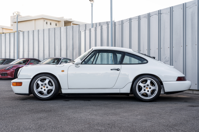 ポルシェ 911(Type964) ｶﾚﾗ2　正規ﾃﾞｨｰﾗｰ車 5速ﾏﾆｭｱﾙ 3.6L水平対向6気筒OHCｴﾝｼﾞﾝ/250PS 4Wayﾚｻﾞｰｼｰﾄ 純正ﾀｰﾎﾞﾐﾗｰ ﾋﾞﾙｼｭﾀｲﾝ車高調 Cupﾀｲﾌﾟ17ｲﾝﾁAW　ｴﾝｼﾞﾝO/H済み