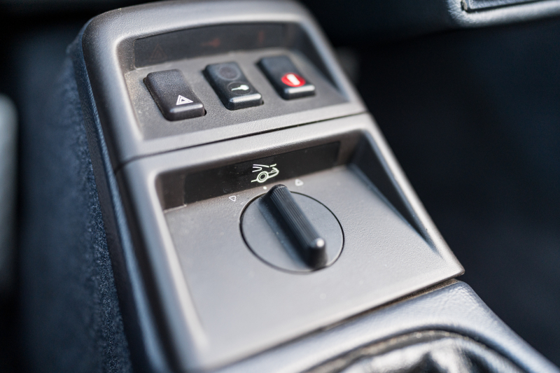 ポルシェ 911(Type964) ｶﾚﾗ2　正規ﾃﾞｨｰﾗｰ車 5速ﾏﾆｭｱﾙ 3.6L水平対向6気筒OHCｴﾝｼﾞﾝ/250PS 4Wayﾚｻﾞｰｼｰﾄ 純正ﾀｰﾎﾞﾐﾗｰ ﾋﾞﾙｼｭﾀｲﾝ車高調 Cupﾀｲﾌﾟ17ｲﾝﾁAW　ｴﾝｼﾞﾝO/H済み