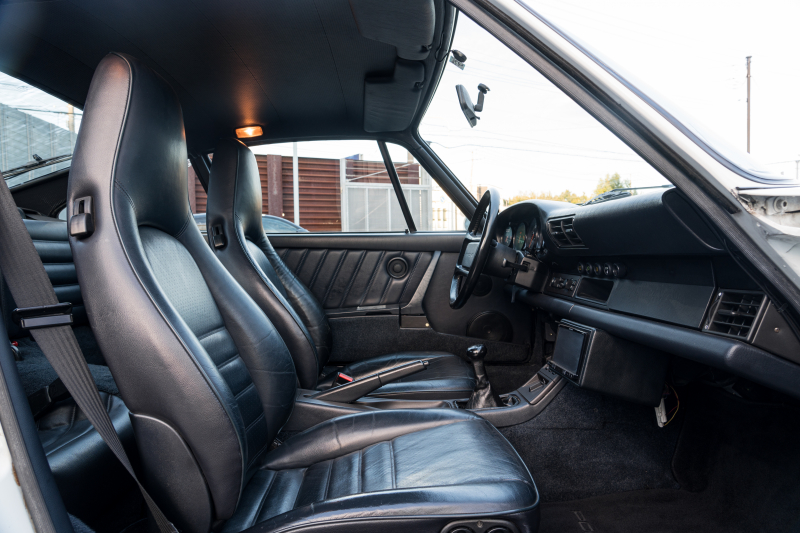 ポルシェ 911(Type964) ｶﾚﾗ2　正規ﾃﾞｨｰﾗｰ車 5速ﾏﾆｭｱﾙ 3.6L水平対向6気筒OHCｴﾝｼﾞﾝ/250PS 4Wayﾚｻﾞｰｼｰﾄ 純正ﾀｰﾎﾞﾐﾗｰ ﾋﾞﾙｼｭﾀｲﾝ車高調 Cupﾀｲﾌﾟ17ｲﾝﾁAW　ｴﾝｼﾞﾝO/H済み