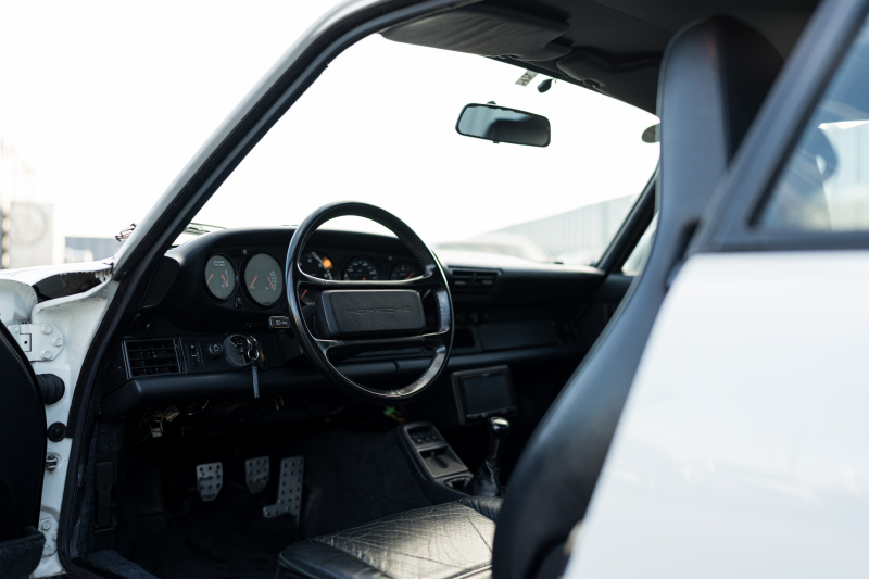 ポルシェ 911(Type964) ｶﾚﾗ2　正規ﾃﾞｨｰﾗｰ車 5速ﾏﾆｭｱﾙ 3.6L水平対向6気筒OHCｴﾝｼﾞﾝ/250PS 4Wayﾚｻﾞｰｼｰﾄ 純正ﾀｰﾎﾞﾐﾗｰ ﾋﾞﾙｼｭﾀｲﾝ車高調 Cupﾀｲﾌﾟ17ｲﾝﾁAW　ｴﾝｼﾞﾝO/H済み