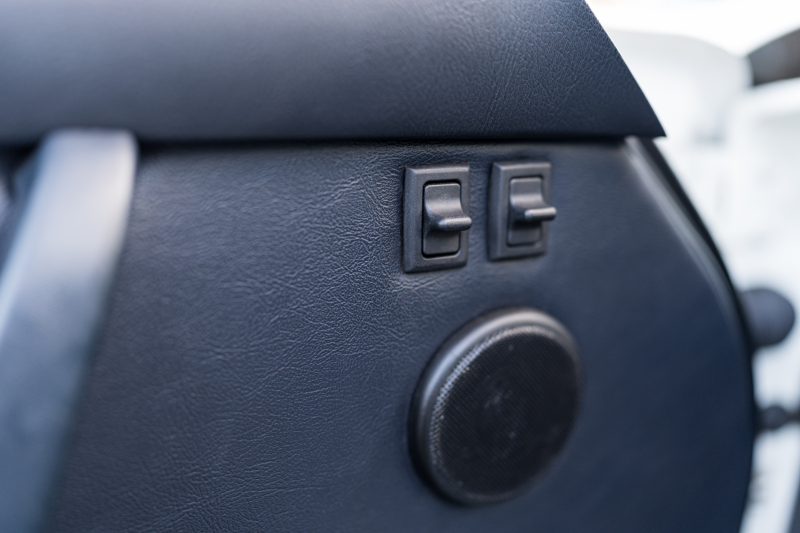 ポルシェ 911(Type964) ｶﾚﾗ2　正規ﾃﾞｨｰﾗｰ車 5速ﾏﾆｭｱﾙ 3.6L水平対向6気筒OHCｴﾝｼﾞﾝ/250PS 4Wayﾚｻﾞｰｼｰﾄ 純正ﾀｰﾎﾞﾐﾗｰ ﾋﾞﾙｼｭﾀｲﾝ車高調 Cupﾀｲﾌﾟ17ｲﾝﾁAW　ｴﾝｼﾞﾝO/H済み