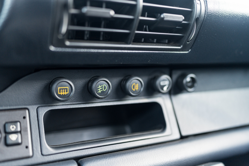 ポルシェ 911(Type964) ｶﾚﾗ2　正規ﾃﾞｨｰﾗｰ車 5速ﾏﾆｭｱﾙ 3.6L水平対向6気筒OHCｴﾝｼﾞﾝ/250PS 4Wayﾚｻﾞｰｼｰﾄ 純正ﾀｰﾎﾞﾐﾗｰ ﾋﾞﾙｼｭﾀｲﾝ車高調 Cupﾀｲﾌﾟ17ｲﾝﾁAW　ｴﾝｼﾞﾝO/H済み