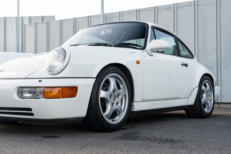 ポルシェ 911(Type964) ｶﾚﾗ2　正規ﾃﾞｨｰﾗｰ車 5速ﾏﾆｭｱﾙ 3.6L水平対向6気筒OHCｴﾝｼﾞﾝ/250PS 4Wayﾚｻﾞｰｼｰﾄ 純正ﾀｰﾎﾞﾐﾗｰ ﾋﾞﾙｼｭﾀｲﾝ車高調 Cupﾀｲﾌﾟ17ｲﾝﾁAW　ｴﾝｼﾞﾝO/H済み