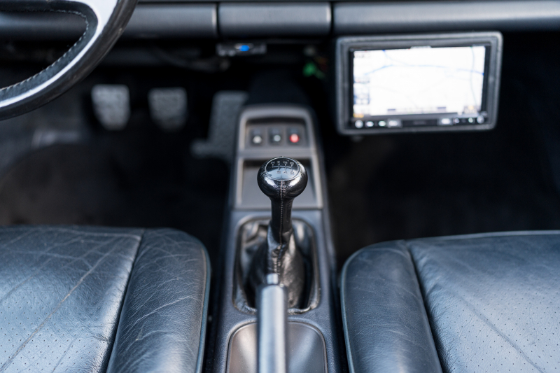 ポルシェ 911(Type964) ｶﾚﾗ2　正規ﾃﾞｨｰﾗｰ車 5速ﾏﾆｭｱﾙ 3.6L水平対向6気筒OHCｴﾝｼﾞﾝ/250PS 4Wayﾚｻﾞｰｼｰﾄ 純正ﾀｰﾎﾞﾐﾗｰ ﾋﾞﾙｼｭﾀｲﾝ車高調 Cupﾀｲﾌﾟ17ｲﾝﾁAW　ｴﾝｼﾞﾝO/H済み