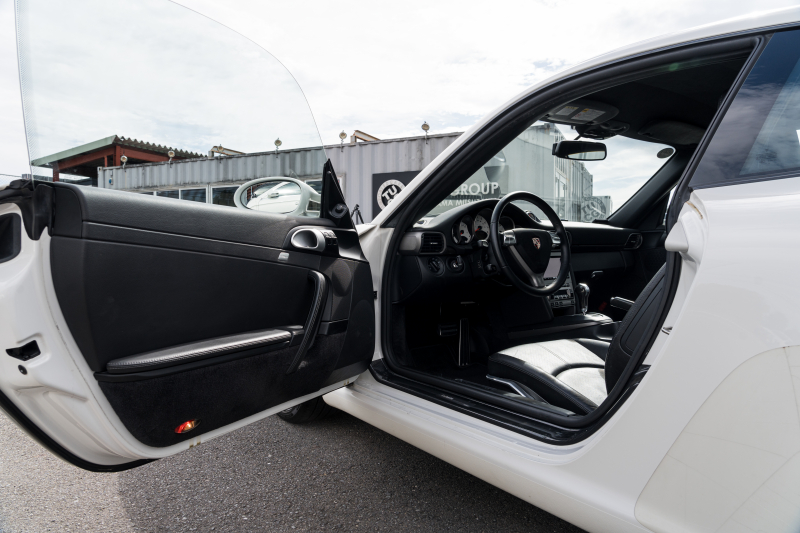 ポルシェ 911(Type997) ｶﾚﾗ ｴｸｽｸﾙｰｼﾌﾞED ｽﾎﾟｰﾂｸﾛﾉPKG　75台限定 ﾌﾞﾗｯｸﾚｻﾞｰｼｰﾄ ｸﾗﾘｵﾝﾅﾋﾞ ﾌﾙｾｸﾞTV PASM ｽﾎﾟｰﾂﾃﾞｻﾞｲﾝ19ｲﾝﾁAW ｷｾﾉﾝ ｶｰﾎﾞﾝｲﾝﾃﾘｱ　2年保証