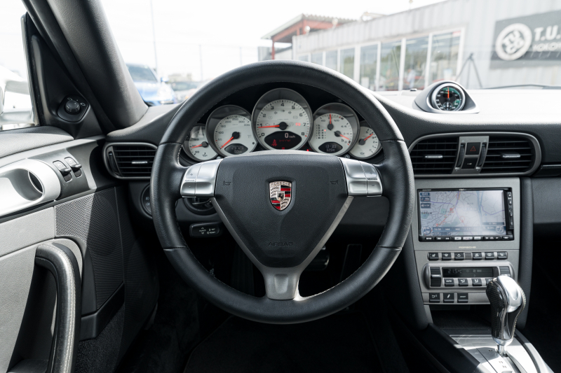 ポルシェ 911(Type997) ｶﾚﾗ ｴｸｽｸﾙｰｼﾌﾞED ｽﾎﾟｰﾂｸﾛﾉPKG　75台限定 ﾌﾞﾗｯｸﾚｻﾞｰｼｰﾄ ｸﾗﾘｵﾝﾅﾋﾞ ﾌﾙｾｸﾞTV PASM ｽﾎﾟｰﾂﾃﾞｻﾞｲﾝ19ｲﾝﾁAW ｷｾﾉﾝ ｶｰﾎﾞﾝｲﾝﾃﾘｱ　2年保証