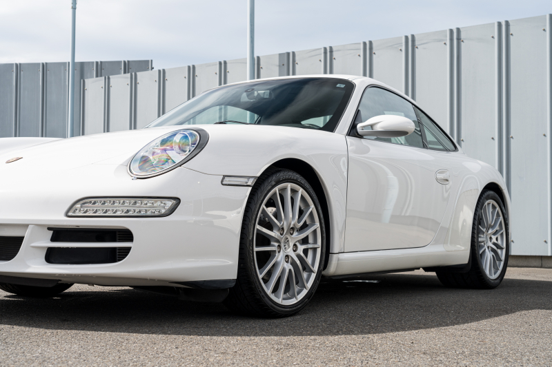 ポルシェ 911(Type997) ｶﾚﾗ ｴｸｽｸﾙｰｼﾌﾞED ｽﾎﾟｰﾂｸﾛﾉPKG　75台限定 ﾌﾞﾗｯｸﾚｻﾞｰｼｰﾄ ｸﾗﾘｵﾝﾅﾋﾞ ﾌﾙｾｸﾞTV PASM ｽﾎﾟｰﾂﾃﾞｻﾞｲﾝ19ｲﾝﾁAW ｷｾﾉﾝ ｶｰﾎﾞﾝｲﾝﾃﾘｱ　2年保証