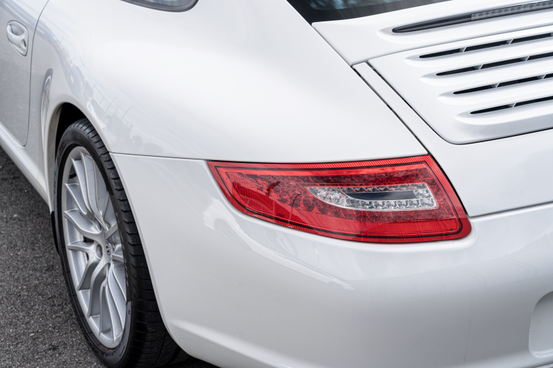 ポルシェ 911(Type997) ｶﾚﾗ ｴｸｽｸﾙｰｼﾌﾞED ｽﾎﾟｰﾂｸﾛﾉPKG　75台限定 ﾌﾞﾗｯｸﾚｻﾞｰｼｰﾄ ｸﾗﾘｵﾝﾅﾋﾞ ﾌﾙｾｸﾞTV PASM ｽﾎﾟｰﾂﾃﾞｻﾞｲﾝ19ｲﾝﾁAW ｷｾﾉﾝ ｶｰﾎﾞﾝｲﾝﾃﾘｱ　2年保証