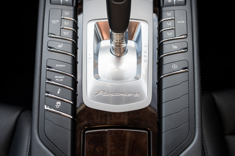 ポルシェ パナメーラ ｴﾃﾞｨｼｮﾝ ｽﾎﾟｰﾂｸﾛﾉPKG　特別仕様車 MY16 後期ﾓﾃﾞﾙ ﾌﾞﾗｯｸﾚｻﾞｰｼｰﾄ ﾅﾋﾞTV PDLS+/LEDﾗｲﾄ PASM ｴﾝﾄﾘｰﾄﾞﾗｲﾌﾞ ｿﾌﾄｸﾛｰｽﾞﾄﾞｱ BOSE ﾀｰﾎﾞⅡ19ｲﾝﾁAW　2年保証