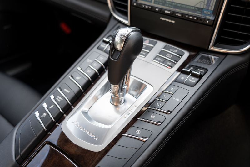 ポルシェ パナメーラ ｴﾃﾞｨｼｮﾝ ｽﾎﾟｰﾂｸﾛﾉPKG　特別仕様車 MY16 後期ﾓﾃﾞﾙ ﾌﾞﾗｯｸﾚｻﾞｰｼｰﾄ ﾅﾋﾞTV PDLS+/LEDﾗｲﾄ PASM ｴﾝﾄﾘｰﾄﾞﾗｲﾌﾞ ｿﾌﾄｸﾛｰｽﾞﾄﾞｱ BOSE ﾀｰﾎﾞⅡ19ｲﾝﾁAW　2年保証