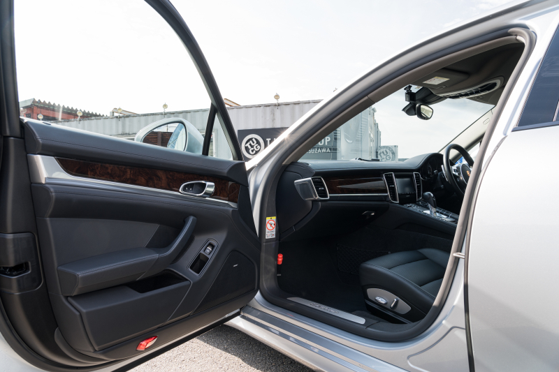 ポルシェ パナメーラ ｴﾃﾞｨｼｮﾝ ｽﾎﾟｰﾂｸﾛﾉPKG　特別仕様車 MY16 後期ﾓﾃﾞﾙ ﾌﾞﾗｯｸﾚｻﾞｰｼｰﾄ ﾅﾋﾞTV PDLS+/LEDﾗｲﾄ PASM ｴﾝﾄﾘｰﾄﾞﾗｲﾌﾞ ｿﾌﾄｸﾛｰｽﾞﾄﾞｱ BOSE ﾀｰﾎﾞⅡ19ｲﾝﾁAW　2年保証