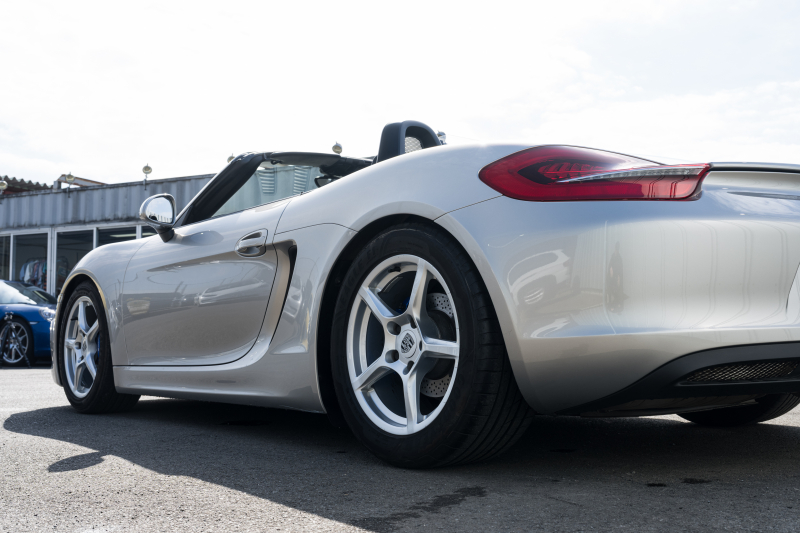 ポルシェ ボクスター(Type981) ﾍﾞｰｽｸﾞﾚｰﾄﾞ　6速ﾏﾆｭｱﾙ ﾌﾞﾗｯｸﾊｰﾌﾚｻﾞｰｼｰﾄ ﾌﾞﾗｯｸｿﾌﾄﾄｯﾌﾟ ｸﾗﾘｵﾝﾅﾋﾞ ﾌﾙｾｸﾞTV PDLS ﾋﾞﾙｼｭﾀｲﾝ車高調 ﾎﾞｸｽﾀｰ18ｲﾝﾁAW　2年保証