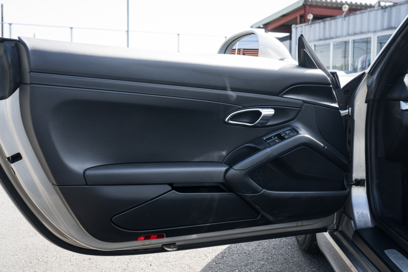 ポルシェ ボクスター(Type981) ﾍﾞｰｽｸﾞﾚｰﾄﾞ　6速ﾏﾆｭｱﾙ ﾌﾞﾗｯｸﾊｰﾌﾚｻﾞｰｼｰﾄ ﾌﾞﾗｯｸｿﾌﾄﾄｯﾌﾟ ｸﾗﾘｵﾝﾅﾋﾞ ﾌﾙｾｸﾞTV PDLS ﾋﾞﾙｼｭﾀｲﾝ車高調 ﾎﾞｸｽﾀｰ18ｲﾝﾁAW　2年保証