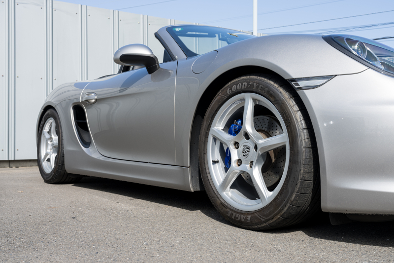 ポルシェ ボクスター(Type981) ﾍﾞｰｽｸﾞﾚｰﾄﾞ　6速ﾏﾆｭｱﾙ ﾌﾞﾗｯｸﾊｰﾌﾚｻﾞｰｼｰﾄ ﾌﾞﾗｯｸｿﾌﾄﾄｯﾌﾟ ｸﾗﾘｵﾝﾅﾋﾞ ﾌﾙｾｸﾞTV PDLS ﾋﾞﾙｼｭﾀｲﾝ車高調 ﾎﾞｸｽﾀｰ18ｲﾝﾁAW　2年保証