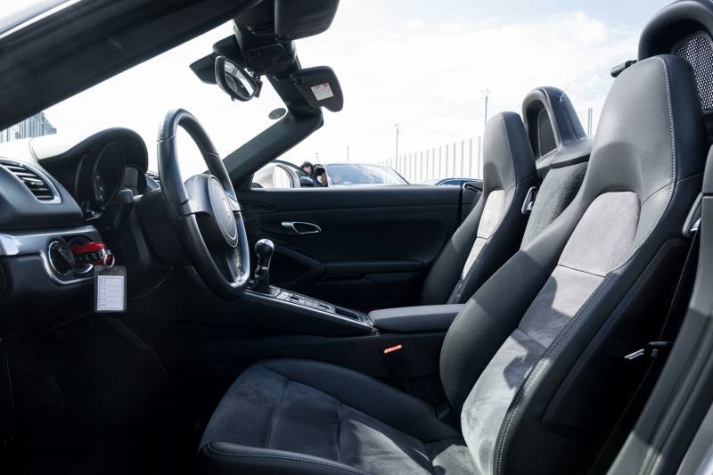 ポルシェ ボクスター(Type981) ﾍﾞｰｽｸﾞﾚｰﾄﾞ　6速ﾏﾆｭｱﾙ ﾌﾞﾗｯｸﾊｰﾌﾚｻﾞｰｼｰﾄ ﾌﾞﾗｯｸｿﾌﾄﾄｯﾌﾟ ｸﾗﾘｵﾝﾅﾋﾞ ﾌﾙｾｸﾞTV PDLS ﾋﾞﾙｼｭﾀｲﾝ車高調 ﾎﾞｸｽﾀｰ18ｲﾝﾁAW　2年保証