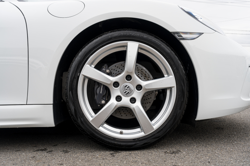 ポルシェ 718 ケイマン ｽﾎﾟｰﾂｸﾛﾉPKG　MY18 6速MT ﾌﾞﾗｯｸﾊｰﾌﾚｻﾞｰ PCMﾅﾋﾞ AppleCarPlay ｽﾎﾟｰﾂｴｸﾞｿﾞｰｽﾄ PASM ｷｾﾉﾝ ｵｰﾄｴｱｺﾝ TPM ｹｲﾏﾝS19ｲﾝﾁAW　2年保証