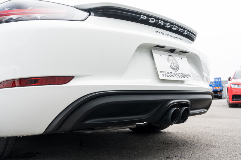 ポルシェ 718 ケイマン ｽﾎﾟｰﾂｸﾛﾉPKG　MY18 6速MT ﾌﾞﾗｯｸﾊｰﾌﾚｻﾞｰ PCMﾅﾋﾞ AppleCarPlay ｽﾎﾟｰﾂｴｸﾞｿﾞｰｽﾄ PASM ｷｾﾉﾝ ｵｰﾄｴｱｺﾝ TPM ｹｲﾏﾝS19ｲﾝﾁAW　2年保証