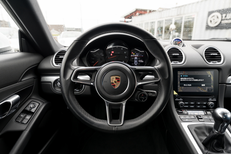 ポルシェ 718 ケイマン ｽﾎﾟｰﾂｸﾛﾉPKG　MY18 6速MT ﾌﾞﾗｯｸﾊｰﾌﾚｻﾞｰ PCMﾅﾋﾞ AppleCarPlay ｽﾎﾟｰﾂｴｸﾞｿﾞｰｽﾄ PASM ｷｾﾉﾝ ｵｰﾄｴｱｺﾝ TPM ｹｲﾏﾝS19ｲﾝﾁAW　2年保証
