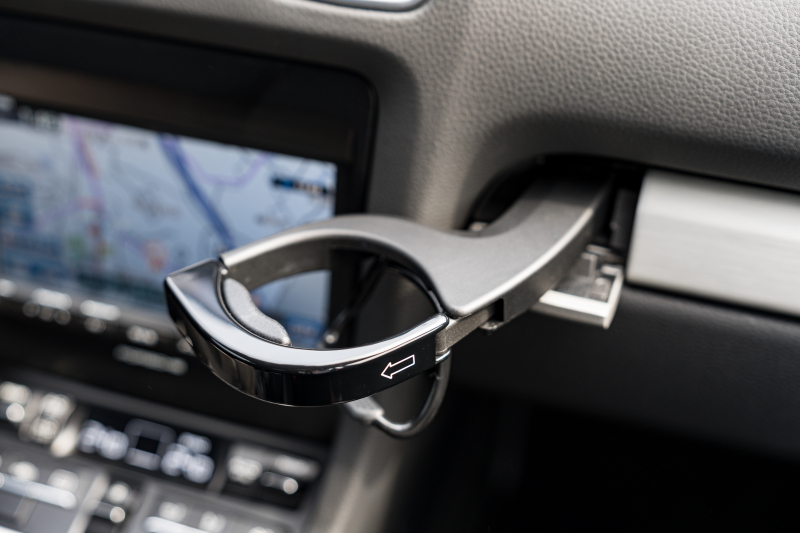 ポルシェ ケイマン(Type981) GT4 ｽﾎﾟｰﾂｸﾛﾉPKG　MY16 6速ﾏﾆｭｱﾙ ｽﾎﾟｰﾂｼｰﾄ･ﾌﾟﾗｽ ｸﾗﾘｵﾝﾅﾋﾞ ﾌﾙｾｸﾞTV ｽﾎﾟｰﾂｴｸﾞｿﾞｰｽﾄ PASM ｵｰﾄｴｱｺﾝ TPM GT4専用20ｲﾝﾁAW　2年保証