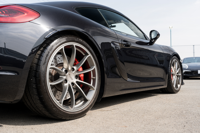 ポルシェ ケイマン(Type981) GT4 ｽﾎﾟｰﾂｸﾛﾉPKG　MY16 6速ﾏﾆｭｱﾙ ｽﾎﾟｰﾂｼｰﾄ･ﾌﾟﾗｽ ｸﾗﾘｵﾝﾅﾋﾞ ﾌﾙｾｸﾞTV ｽﾎﾟｰﾂｴｸﾞｿﾞｰｽﾄ PASM ｵｰﾄｴｱｺﾝ TPM GT4専用20ｲﾝﾁAW　2年保証