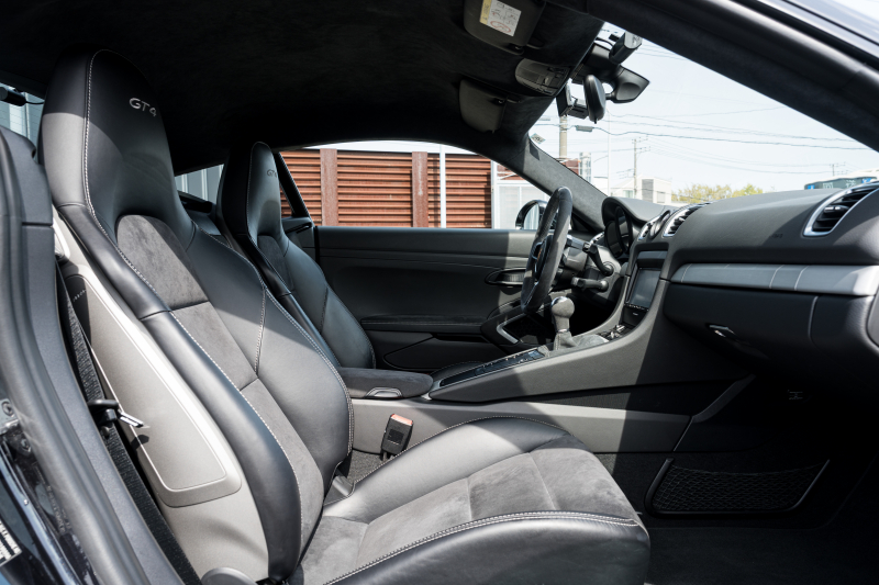 ポルシェ ケイマン(Type981) GT4 ｽﾎﾟｰﾂｸﾛﾉPKG　MY16 6速ﾏﾆｭｱﾙ ｽﾎﾟｰﾂｼｰﾄ･ﾌﾟﾗｽ ｸﾗﾘｵﾝﾅﾋﾞ ﾌﾙｾｸﾞTV ｽﾎﾟｰﾂｴｸﾞｿﾞｰｽﾄ PASM ｵｰﾄｴｱｺﾝ TPM GT4専用20ｲﾝﾁAW　2年保証