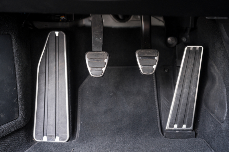 ポルシェ ケイマン(Type981) GT4 ｽﾎﾟｰﾂｸﾛﾉPKG　MY16 6速ﾏﾆｭｱﾙ ｽﾎﾟｰﾂｼｰﾄ･ﾌﾟﾗｽ ｸﾗﾘｵﾝﾅﾋﾞ ﾌﾙｾｸﾞTV ｽﾎﾟｰﾂｴｸﾞｿﾞｰｽﾄ PASM ｵｰﾄｴｱｺﾝ TPM GT4専用20ｲﾝﾁAW　2年保証