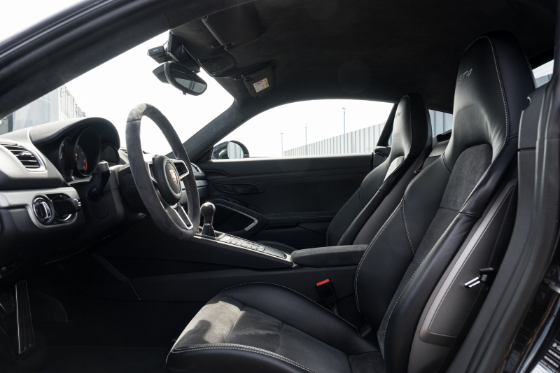 ポルシェ ケイマン(Type981) GT4 ｽﾎﾟｰﾂｸﾛﾉPKG　MY16 6速ﾏﾆｭｱﾙ ｽﾎﾟｰﾂｼｰﾄ･ﾌﾟﾗｽ ｸﾗﾘｵﾝﾅﾋﾞ ﾌﾙｾｸﾞTV ｽﾎﾟｰﾂｴｸﾞｿﾞｰｽﾄ PASM ｵｰﾄｴｱｺﾝ TPM GT4専用20ｲﾝﾁAW　2年保証