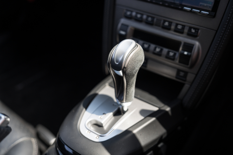 ポルシェ ケイマン(Type987) S ｽﾎﾟｰﾂｸﾛﾉPKG　世界限定777台/日本導入15台 ﾌﾞﾗｯｸﾚｻﾞｰｲﾝﾃﾘｱ ｼｰﾄﾋｰﾀｰ ｶﾛｯﾂｪﾘｱHDDﾅﾋﾞ PASM ｷｾﾉﾝ 911ﾀｰﾎﾞ19ｲﾝﾁAW 専用ｽﾄﾗｲﾌﾟ&ﾃﾞｶｰﾙ 　2年保証