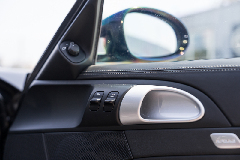 ポルシェ ケイマン(Type987) S ｽﾎﾟｰﾂｸﾛﾉPKG　世界限定777台/日本導入15台 ﾌﾞﾗｯｸﾚｻﾞｰｲﾝﾃﾘｱ ｼｰﾄﾋｰﾀｰ ｶﾛｯﾂｪﾘｱHDDﾅﾋﾞ PASM ｷｾﾉﾝ 911ﾀｰﾎﾞ19ｲﾝﾁAW 専用ｽﾄﾗｲﾌﾟ&ﾃﾞｶｰﾙ 　2年保証