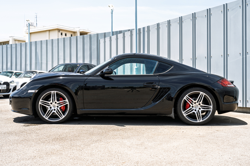 ポルシェ ケイマン(Type987) S ｽﾎﾟｰﾂｸﾛﾉPKG　世界限定777台/日本導入15台 ﾌﾞﾗｯｸﾚｻﾞｰｲﾝﾃﾘｱ ｼｰﾄﾋｰﾀｰ ｶﾛｯﾂｪﾘｱHDDﾅﾋﾞ PASM ｷｾﾉﾝ 911ﾀｰﾎﾞ19ｲﾝﾁAW 専用ｽﾄﾗｲﾌﾟ&ﾃﾞｶｰﾙ 　2年保証