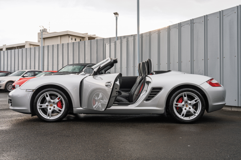 ポルシェ ボクスター(Type987) S　MY08 ﾌﾞﾗｯｸﾚｻﾞｰｲﾝﾃﾘｱ ｱﾀﾞﾌﾟﾃｨﾌﾞｽﾎﾟｰﾂｼｰﾄ ｼｰﾄﾋｰﾀｰ ｷｾﾉﾝﾍｯﾄﾞﾗｲﾄ ｸﾙｺﾝ ﾎﾞｸｽﾀｰS18ｲﾝﾁAW ｶﾗｰｸﾚｽﾄｾﾝﾀｰｷｬｯﾌﾟ ｵｰﾄｴｱｺﾝ 　2年保証