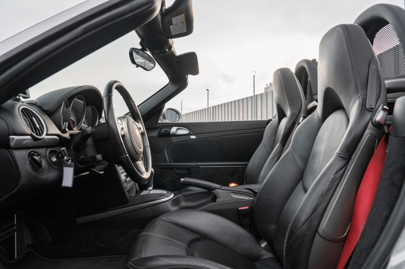 ポルシェ ボクスター(Type987) S　MY08 ﾌﾞﾗｯｸﾚｻﾞｰｲﾝﾃﾘｱ ｱﾀﾞﾌﾟﾃｨﾌﾞｽﾎﾟｰﾂｼｰﾄ ｼｰﾄﾋｰﾀｰ ｷｾﾉﾝﾍｯﾄﾞﾗｲﾄ ｸﾙｺﾝ ﾎﾞｸｽﾀｰS18ｲﾝﾁAW ｶﾗｰｸﾚｽﾄｾﾝﾀｰｷｬｯﾌﾟ ｵｰﾄｴｱｺﾝ 　2年保証