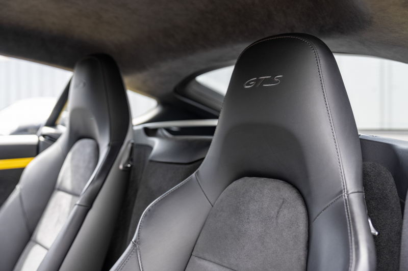 ポルシェ ケイマン(Type981) GTS ｽﾎﾟｰﾂｸﾛﾉPKG　6速MT 左ﾊﾝﾄﾞﾙ ﾌﾞﾗｯｸﾊｰﾌﾚｻﾞｰｽﾎﾟｰﾂｼｰﾄ･ﾌﾟﾗｽ ﾅﾋﾞTV ｽﾎﾟｰﾂｴｸﾞｿﾞｰｽﾄ PASM PDLS ｽﾎﾟｰﾂﾃﾞｻﾞｲﾝｽﾃｱﾘﾝｸﾞ TPM ｶﾚﾗｸﾗｼｯｸ20ｲﾝﾁAW　2年保証