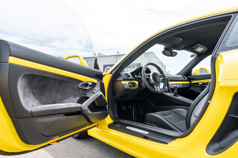 ポルシェ ケイマン(Type981) GTS ｽﾎﾟｰﾂｸﾛﾉPKG　6速MT 左ﾊﾝﾄﾞﾙ ﾌﾞﾗｯｸﾊｰﾌﾚｻﾞｰｽﾎﾟｰﾂｼｰﾄ･ﾌﾟﾗｽ ﾅﾋﾞTV ｽﾎﾟｰﾂｴｸﾞｿﾞｰｽﾄ PASM PDLS ｽﾎﾟｰﾂﾃﾞｻﾞｲﾝｽﾃｱﾘﾝｸﾞ TPM ｶﾚﾗｸﾗｼｯｸ20ｲﾝﾁAW　2年保証