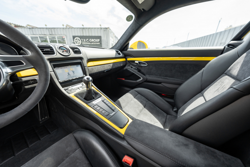 ポルシェ ケイマン(Type981) GTS ｽﾎﾟｰﾂｸﾛﾉPKG　6速MT 左ﾊﾝﾄﾞﾙ ﾌﾞﾗｯｸﾊｰﾌﾚｻﾞｰｽﾎﾟｰﾂｼｰﾄ･ﾌﾟﾗｽ ﾅﾋﾞTV ｽﾎﾟｰﾂｴｸﾞｿﾞｰｽﾄ PASM PDLS ｽﾎﾟｰﾂﾃﾞｻﾞｲﾝｽﾃｱﾘﾝｸﾞ TPM ｶﾚﾗｸﾗｼｯｸ20ｲﾝﾁAW　2年保証