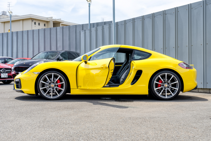 ポルシェ ケイマン(Type981) GTS ｽﾎﾟｰﾂｸﾛﾉPKG　6速MT 左ﾊﾝﾄﾞﾙ ﾌﾞﾗｯｸﾊｰﾌﾚｻﾞｰｽﾎﾟｰﾂｼｰﾄ･ﾌﾟﾗｽ ﾅﾋﾞTV ｽﾎﾟｰﾂｴｸﾞｿﾞｰｽﾄ PASM PDLS ｽﾎﾟｰﾂﾃﾞｻﾞｲﾝｽﾃｱﾘﾝｸﾞ TPM ｶﾚﾗｸﾗｼｯｸ20ｲﾝﾁAW　2年保証