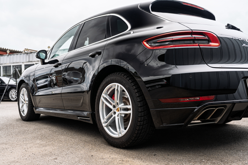 ポルシェ マカン ﾀｰﾎﾞ ｽﾎﾟｰﾂｸﾛﾉPKG　 ｶﾞｰﾈｯﾄﾚｯﾄﾞﾚｻﾞｰｼｰﾄ ﾊﾟﾉﾗﾏSR ｸﾗﾘｵﾝﾅﾋﾞ ﾌﾙｾｸﾞTV ﾊﾟﾄﾞﾙ PASM PDLS BOSE ﾏｶﾝﾀｰﾎﾞ19AW ｴｱﾛ ﾀﾞｳﾝｻｽ　2年保証