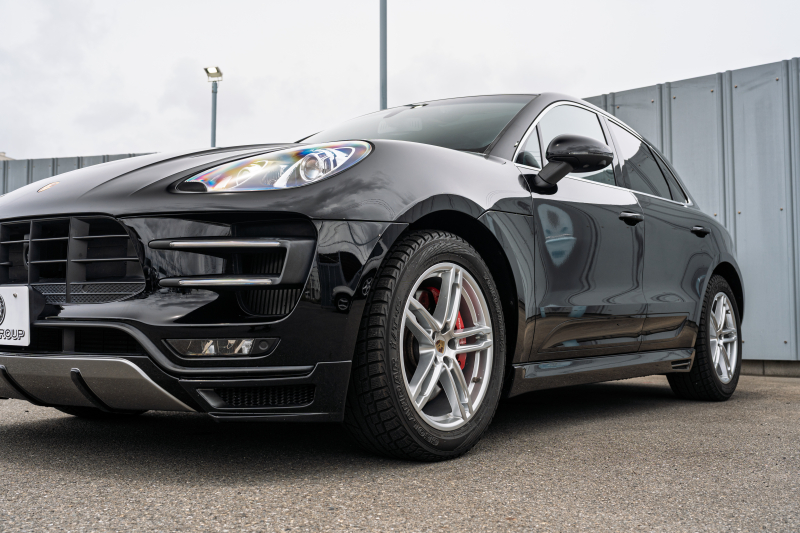 ポルシェ マカン ﾀｰﾎﾞ ｽﾎﾟｰﾂｸﾛﾉPKG　 ｶﾞｰﾈｯﾄﾚｯﾄﾞﾚｻﾞｰｼｰﾄ ﾊﾟﾉﾗﾏSR ｸﾗﾘｵﾝﾅﾋﾞ ﾌﾙｾｸﾞTV ﾊﾟﾄﾞﾙ PASM PDLS BOSE ﾏｶﾝﾀｰﾎﾞ19AW ｴｱﾛ ﾀﾞｳﾝｻｽ　2年保証