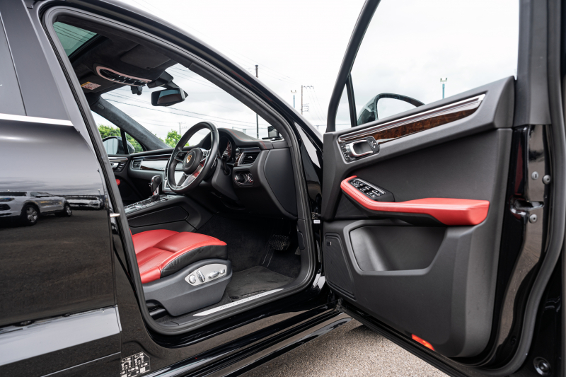 ポルシェ マカン ﾀｰﾎﾞ ｽﾎﾟｰﾂｸﾛﾉPKG　 ｶﾞｰﾈｯﾄﾚｯﾄﾞﾚｻﾞｰｼｰﾄ ﾊﾟﾉﾗﾏSR ｸﾗﾘｵﾝﾅﾋﾞ ﾌﾙｾｸﾞTV ﾊﾟﾄﾞﾙ PASM PDLS BOSE ﾏｶﾝﾀｰﾎﾞ19AW ｴｱﾛ ﾀﾞｳﾝｻｽ　2年保証