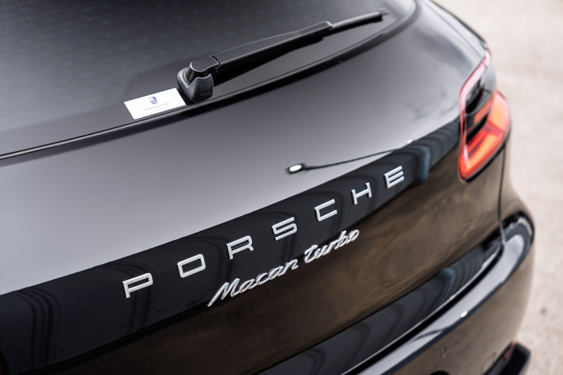 ポルシェ マカン ﾀｰﾎﾞ ｽﾎﾟｰﾂｸﾛﾉPKG　 ｶﾞｰﾈｯﾄﾚｯﾄﾞﾚｻﾞｰｼｰﾄ ﾊﾟﾉﾗﾏSR ｸﾗﾘｵﾝﾅﾋﾞ ﾌﾙｾｸﾞTV ﾊﾟﾄﾞﾙ PASM PDLS BOSE ﾏｶﾝﾀｰﾎﾞ19AW ｴｱﾛ ﾀﾞｳﾝｻｽ　2年保証