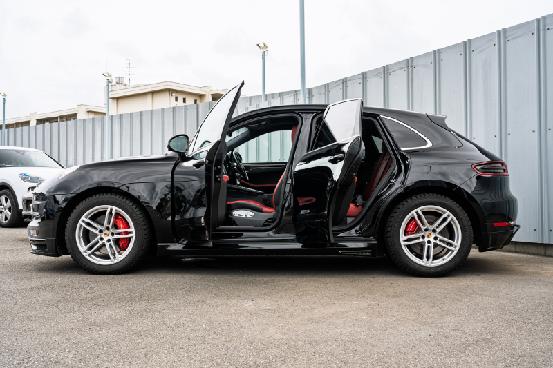 ポルシェ マカン ﾀｰﾎﾞ ｽﾎﾟｰﾂｸﾛﾉPKG　 ｶﾞｰﾈｯﾄﾚｯﾄﾞﾚｻﾞｰｼｰﾄ ﾊﾟﾉﾗﾏSR ｸﾗﾘｵﾝﾅﾋﾞ ﾌﾙｾｸﾞTV ﾊﾟﾄﾞﾙ PASM PDLS BOSE ﾏｶﾝﾀｰﾎﾞ19AW ｴｱﾛ ﾀﾞｳﾝｻｽ　2年保証